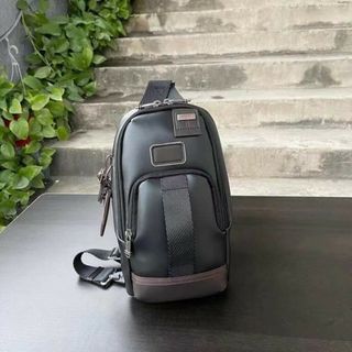 トゥミ(TUMI)のセールTUMIボディバッグ　ブラック(ショルダーバッグ)