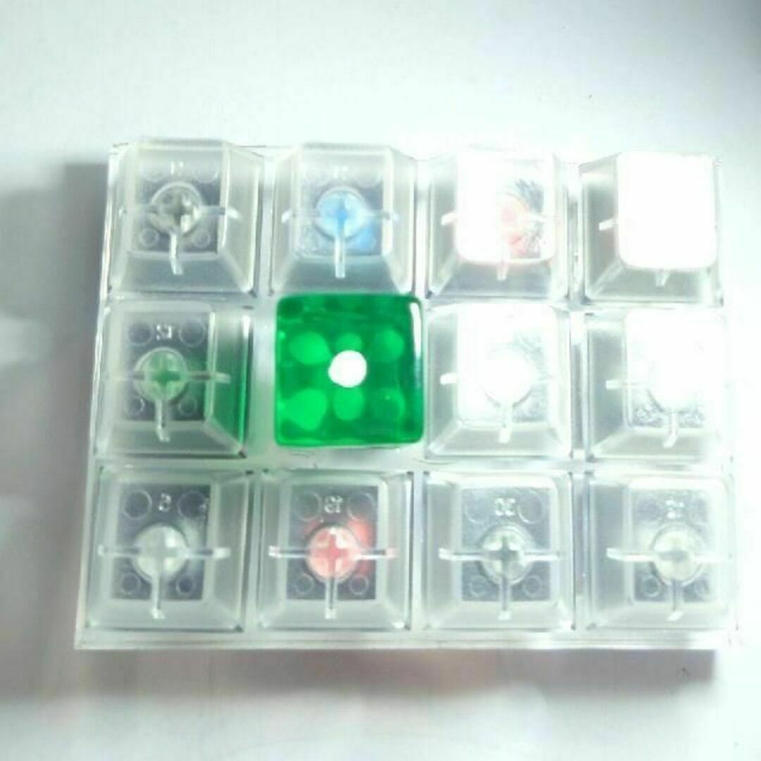 自作キーキャップ　ころころサイコロ　クリアグリーン　キートップ　keycap　緑 スマホ/家電/カメラのPC/タブレット(PC周辺機器)の商品写真