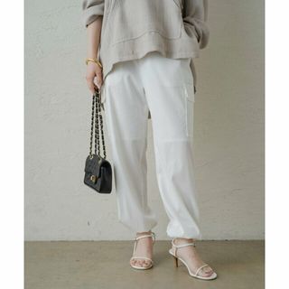 パルグループアウトレット(PAL GROUP OUTLET)の【オフホワイト】【Loungedress】サテンカーゴパンツ(その他)