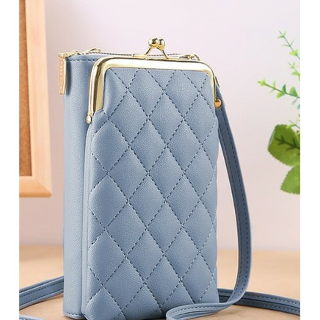 キルティングがま口お財布ショルダーバッグ☆スマホ入れ☆新品　ブルー レディースのバッグ(ショルダーバッグ)の商品写真