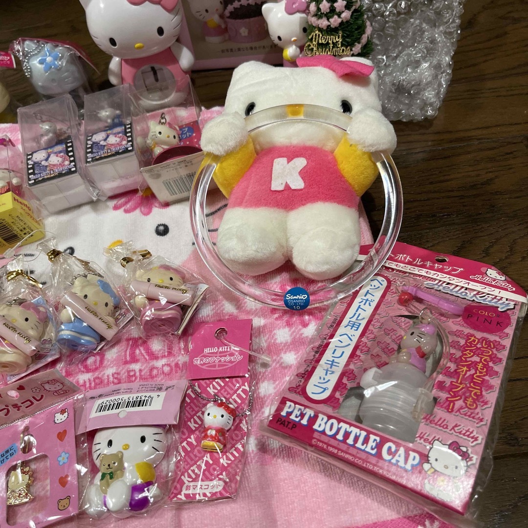 レア💗新品✨未開封あり‼️キティグッズ20個set✨ エンタメ/ホビーのおもちゃ/ぬいぐるみ(キャラクターグッズ)の商品写真