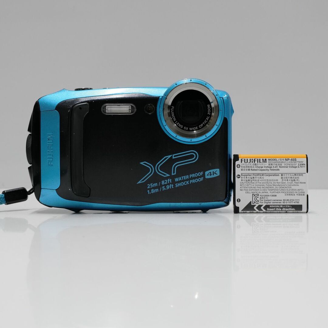 富士フイルム(フジフイルム)のFUJIFILM FinePix XP140 USED美品 デジタルカメラ 本体＋バッテリー 防水 防塵 耐衝撃 Wi-Fi 4K 完動品 中古 CE4016 スマホ/家電/カメラのカメラ(コンパクトデジタルカメラ)の商品写真