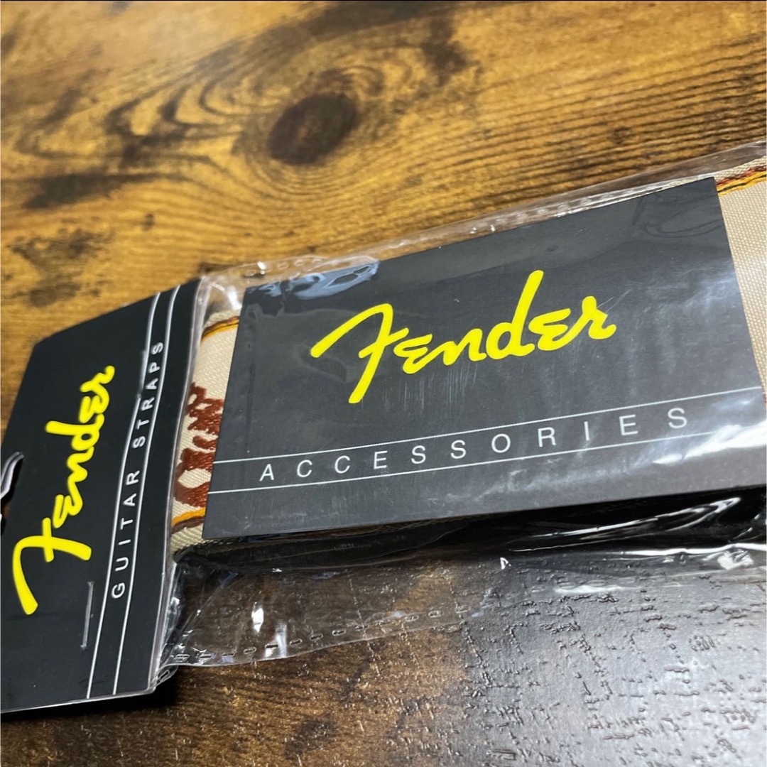 【新品未開封品】フェンダー Fender ギターストラップ モノグラム イエロー 楽器のギター(ストラップ)の商品写真