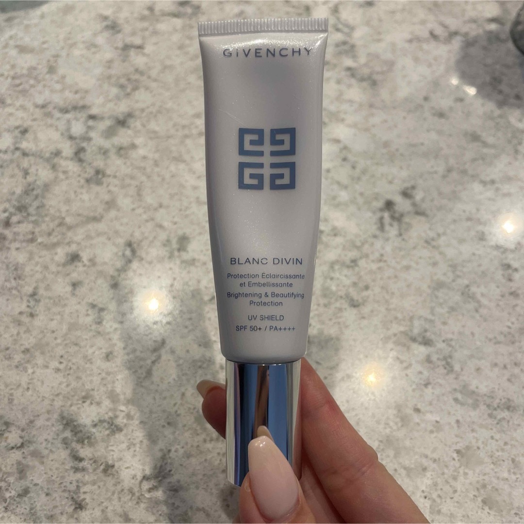 GIVENCHY - GIVENCHY ブラン ディヴァン UVシールド 30ml 美品 化粧 GIVENCHY - GIVENCHY ブラン ディヴァン UVシールド 30ml 美品 化粧