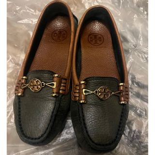 トリーバーチ(Tory Burch)の中古　トリーバーチ　ドライビングシューズ　ローファー　23cm torybur(ローファー/革靴)