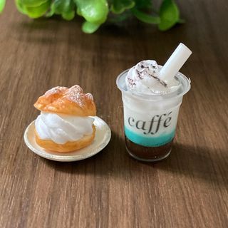 ミニチュアフード  シュークリームとチョコミントシェイク(ミニチュア)