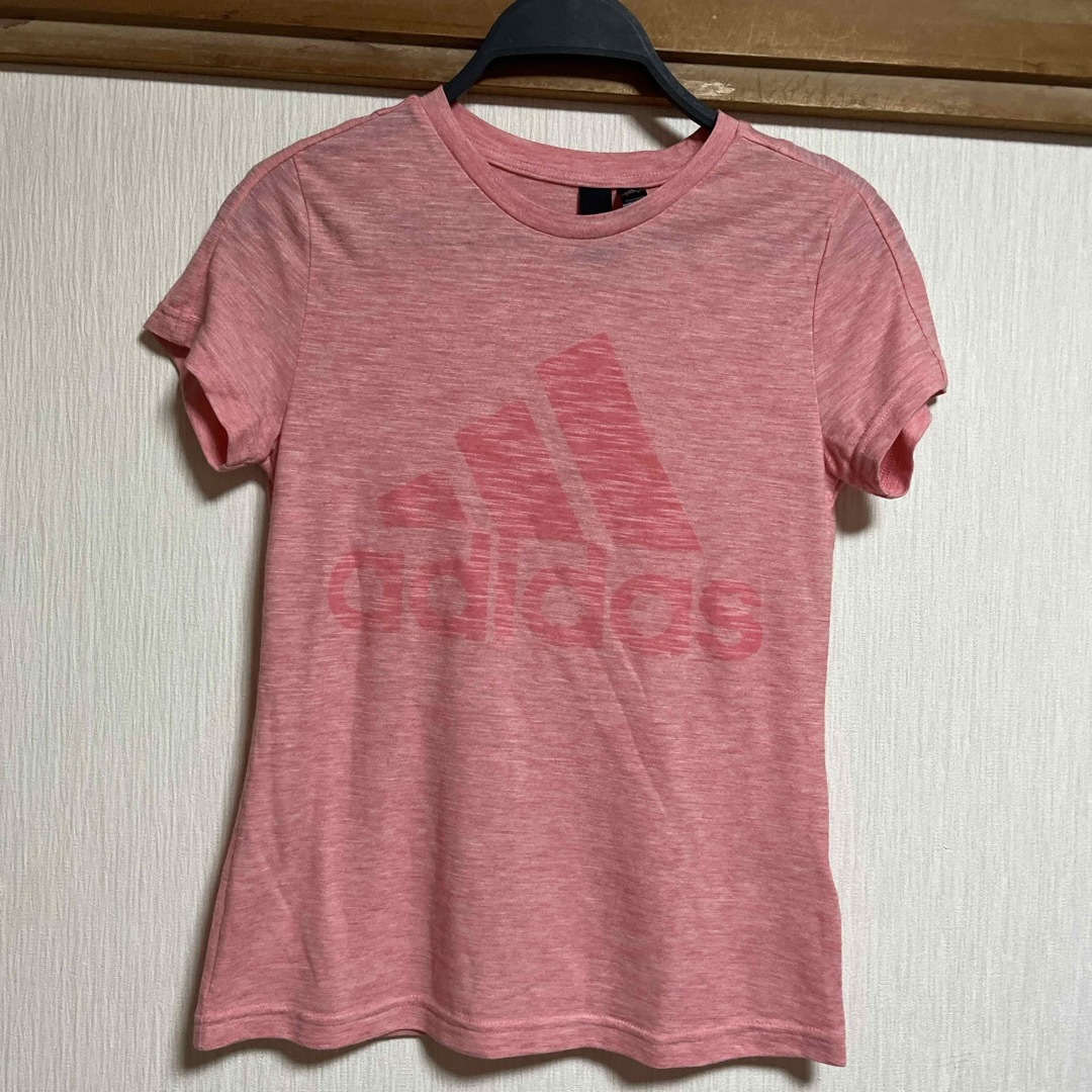 adidas(アディダス)のアディダス　半袖Tシャツ　Sサイズ レディースのトップス(Tシャツ(半袖/袖なし))の商品写真