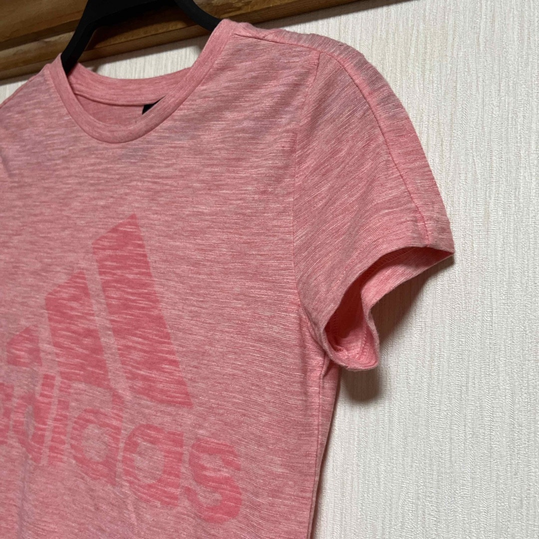 adidas(アディダス)のアディダス　半袖Tシャツ　Sサイズ レディースのトップス(Tシャツ(半袖/袖なし))の商品写真