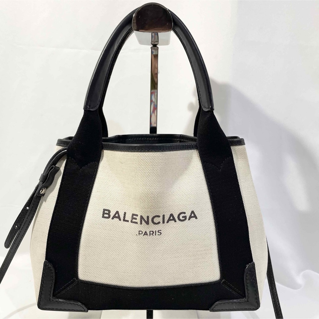 Balenciaga(バレンシアガ)の正規品 バレンシアガ ハンドバッグ 2way ショルダー付き カバス 白 黒 鞄 レディースのバッグ(ショルダーバッグ)の商品写真