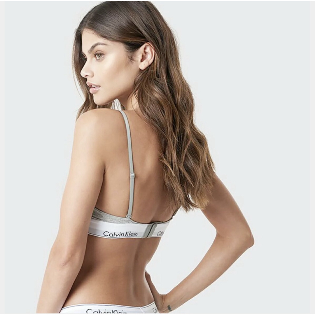 Calvin Klein(カルバンクライン)の新品未使用　Mカルバンクライン　レディース　ブラ　ショーツセット レディースの下着/アンダーウェア(ブラ&ショーツセット)の商品写真