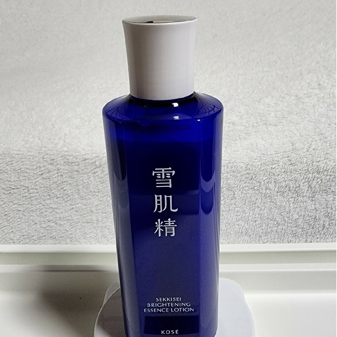 雪肌精(セッキセイ)の雪肌精ブライトニングエッセンスローション350ml　残量9割 コスメ/美容のスキンケア/基礎化粧品(化粧水/ローション)の商品写真