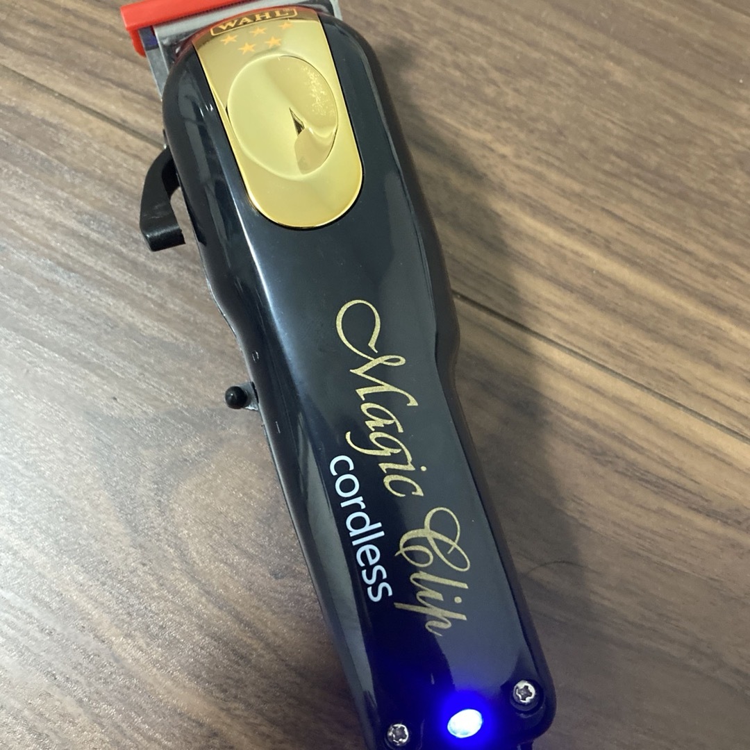 wahl コードレスバリカンファイブスターマジッククリップ GOLD/BLACK スマホ/家電/カメラの美容/健康(メンズシェーバー)の商品写真