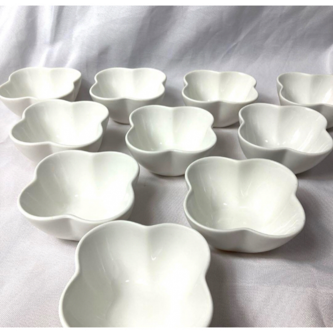 食器　小皿　小鉢　花型　深皿　白皿　ホワイト皿　10個まとめ売り インテリア/住まい/日用品のキッチン/食器(食器)の商品写真
