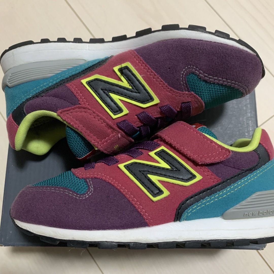 New Balance(ニューバランス)のNewbalance 996 美品　anniversaryモデル　18.5 キッズ/ベビー/マタニティのキッズ靴/シューズ(15cm~)(スニーカー)の商品写真