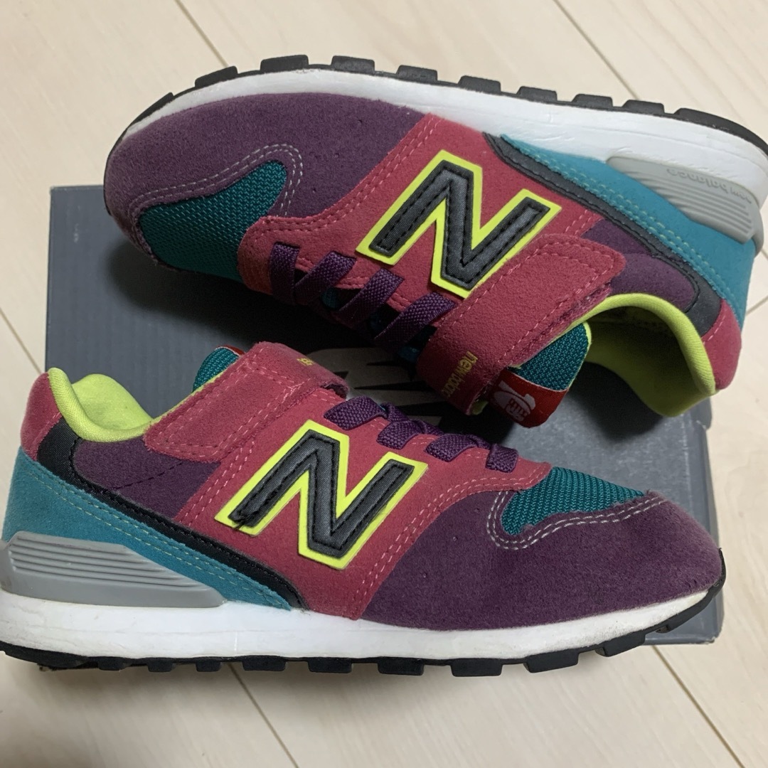 New Balance(ニューバランス)のNewbalance 996 美品　anniversaryモデル　18.5 キッズ/ベビー/マタニティのキッズ靴/シューズ(15cm~)(スニーカー)の商品写真