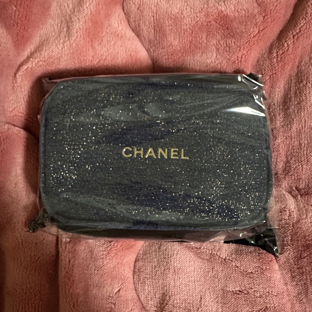 CHANEL(シャネル)のCHANEL(シャネル)エッセンシャルセット ホリデー限定セット抽選販売 コスメ/美容のベースメイク/化粧品(口紅)の商品写真