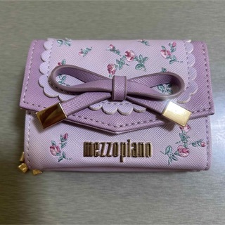 メゾピアノ(mezzo piano)のメゾピアノ　三つ折り財布　ウォレット　ミニ財布　リボン　花柄　カードケース(財布)