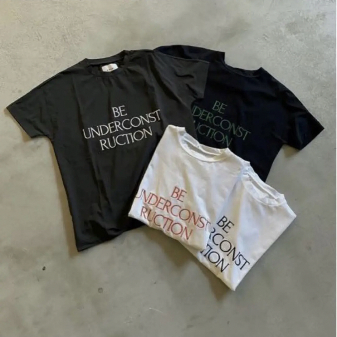 Ameri VINTAGE(アメリヴィンテージ)の新品 アメリ Tシャツ 23SS CONCEPT EMBROIDERY TEE レディースのトップス(Tシャツ(半袖/袖なし))の商品写真