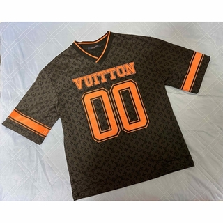 ルイヴィトン(LOUIS VUITTON)のLOUIS VUITTON モノグラムスポーティVネックTシャツ メンズ (Tシャツ/カットソー(七分/長袖))