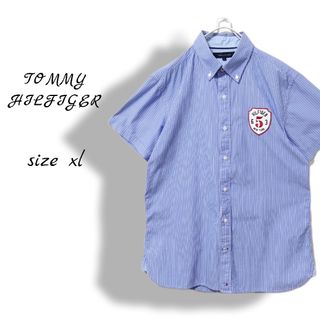 TOMMY HILFIGER - シャツ　メンズ　古着　半袖　トミーヒルフィガー　刺繍ワッペン　ストライプ　XL