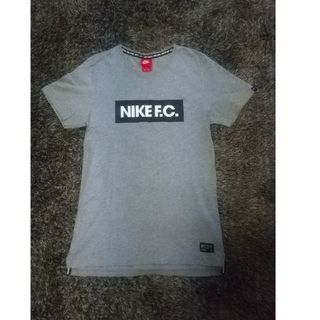 ナイキ(NIKE)のNIKE NIKEFC BOXロゴTシャツ サイズM(Tシャツ/カットソー(半袖/袖なし))