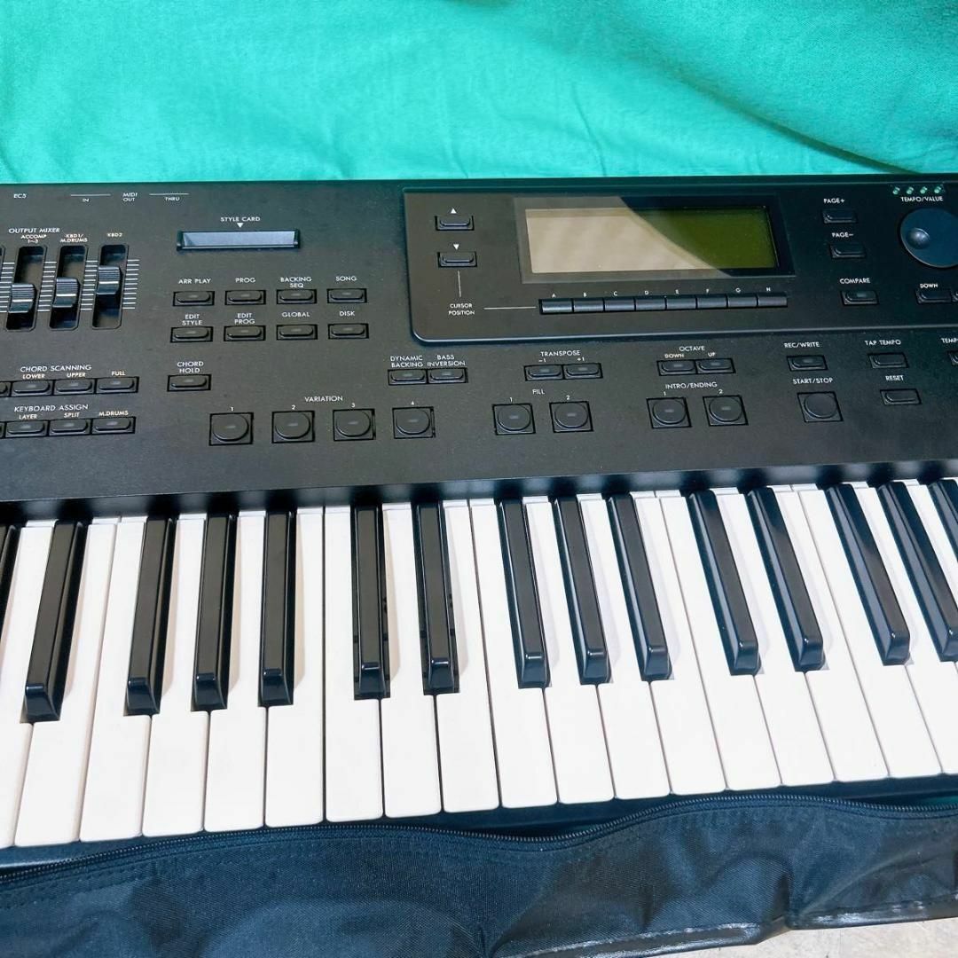 KORG i3 シンセサイザー 90年代 ソフトケース、フロッピー付き 楽器の鍵盤楽器(キーボード/シンセサイザー)の商品写真