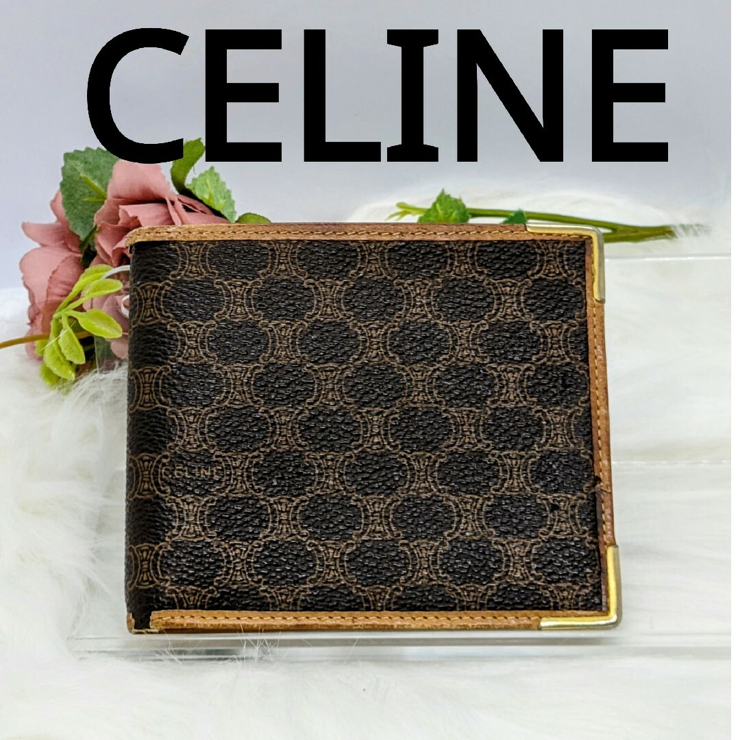 celine(セリーヌ)のセリ-ヌ　CELINE 二つ折り財布　マダカム柄　コンパクトウォレット レディースのファッション小物(財布)の商品写真