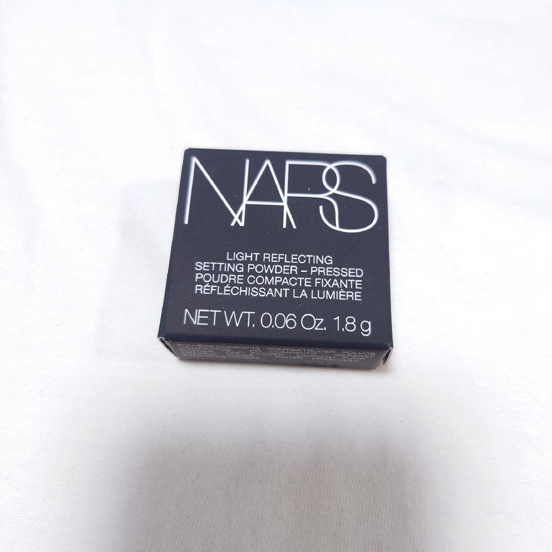 NARS(ナーズ)のNARSライトリフレクティングセッティングパウダー プレストN コスメ/美容のベースメイク/化粧品(フェイスパウダー)の商品写真