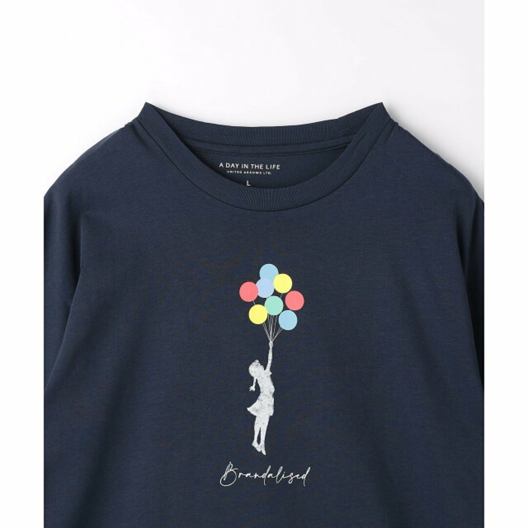 a day in the life(アデイインザライフ)の【NAVY】<BRANDALISED * A DAY IN THE LIFE >バンクシー Tシャツ3 メンズのトップス(Tシャツ/カットソー(半袖/袖なし))の商品写真