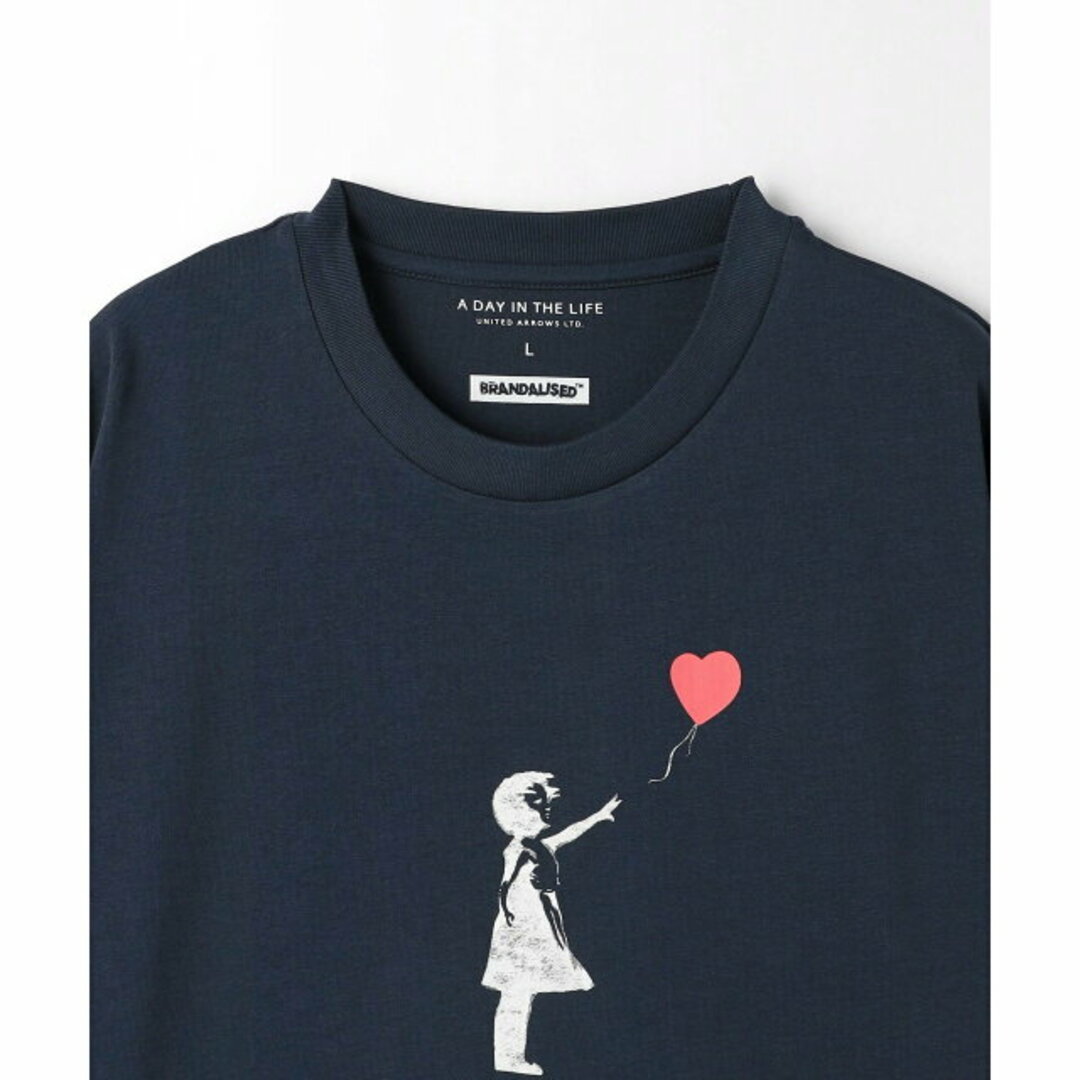 a day in the life(アデイインザライフ)の【NAVY】<BRANDALISED * A DAY IN THE LIFE >バンクシー Tシャツ 2 メンズのトップス(Tシャツ/カットソー(半袖/袖なし))の商品写真