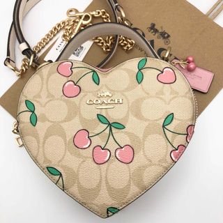 コーチ(COACH)の【COACH☆新作】 ハート クロスボディ！シグネチャー ！ハート チェリー！(ショルダーバッグ)