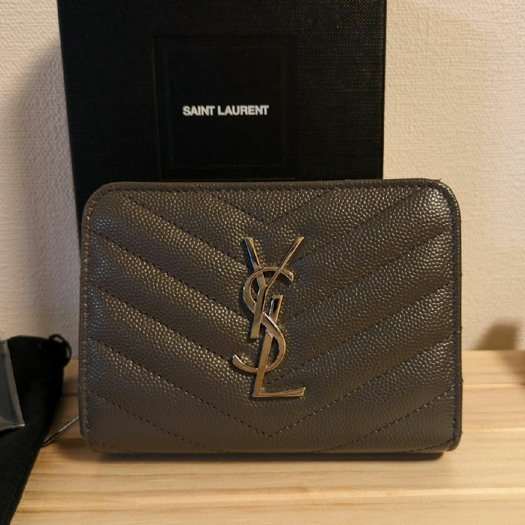 Saint Laurent - 極美品✨ Saint Laurent サンローラン 折り財布の通販 Saint Laurent - 極美品✨ Saint Laurent サンローラン 折り財布の通販