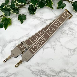 ロエベ(LOEWE)のLOEWE ロエベ アナグラム ストラップ（ジャカード&カーフ）ベージュ(ショルダーバッグ)