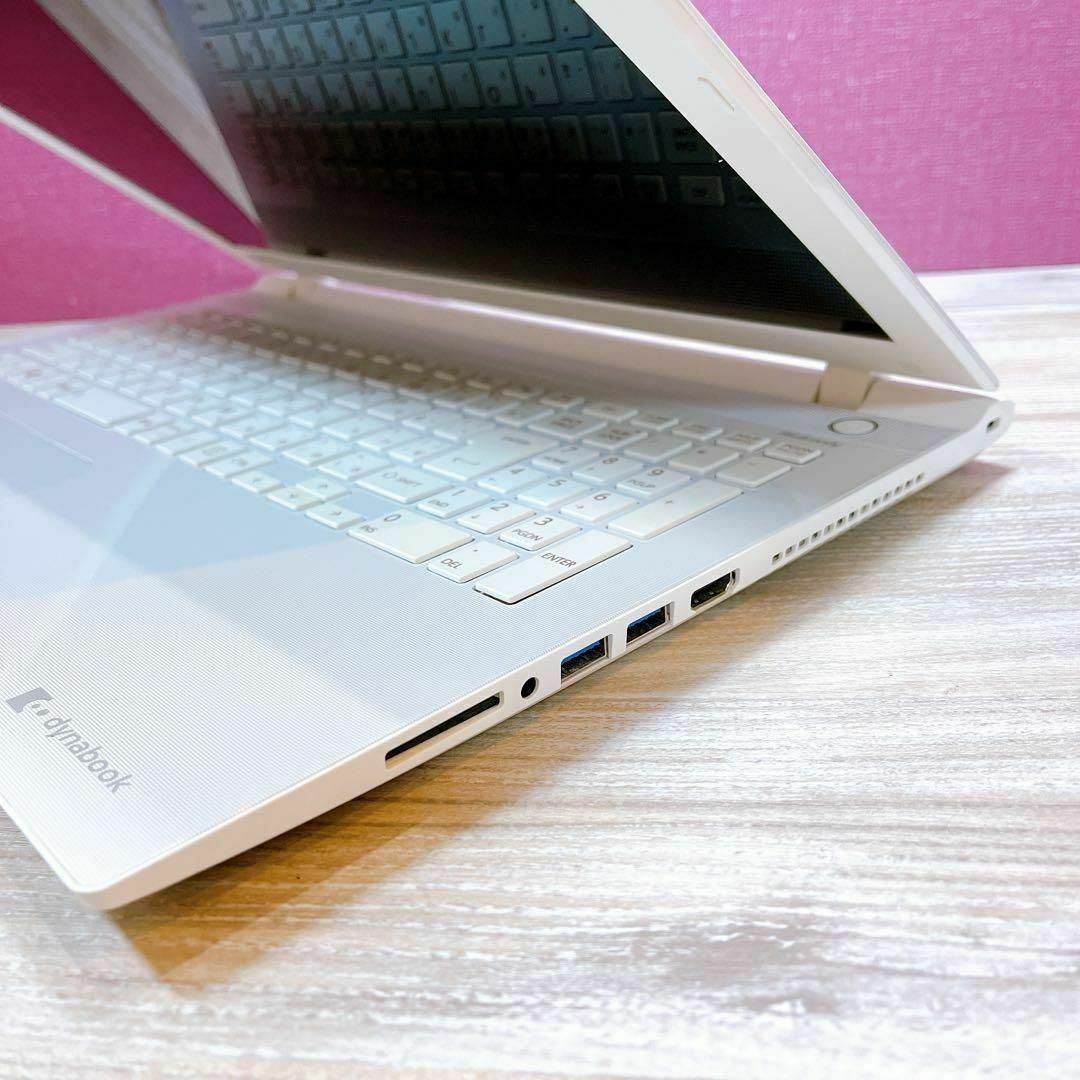 美品✨すぐ使える薄型ノートパソコン✨SSD搭載✨メモリ8GB✨Bluetooth 美品✨すぐ使える薄型ノートパソコン✨SSD搭載✨メモリ8GB✨Bluetooth
