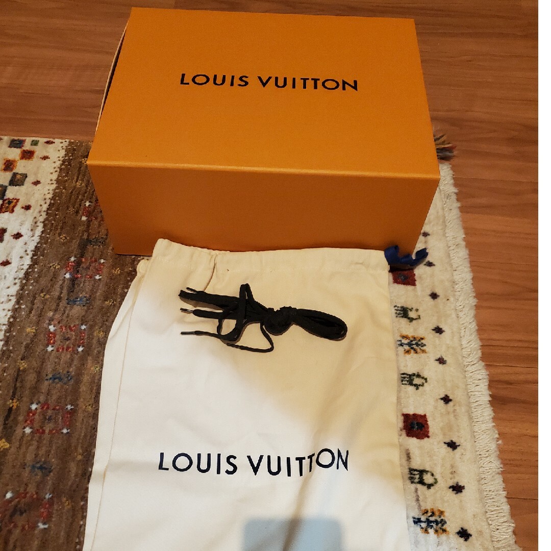 LOUIS VUITTON(ルイヴィトン)のヴィトン　スニーカー メンズの靴/シューズ(スニーカー)の商品写真