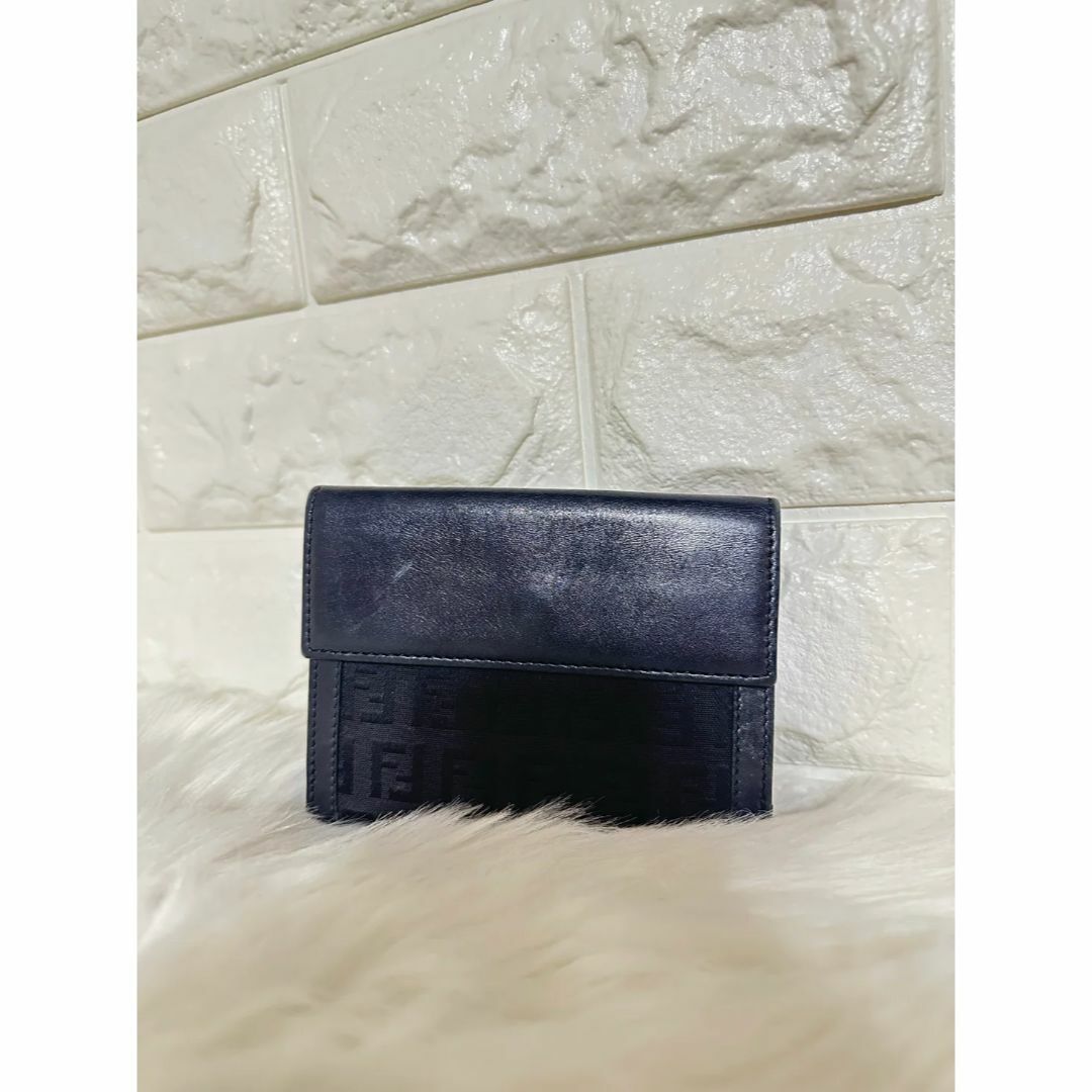 FENDI フェンディ ズッキーノ二つ折り財布 ズッカ柄 Wホック FFプレート FENDI フェンディ ズッキーノ二つ折り財布 ズッカ柄 Wホック FFプレート