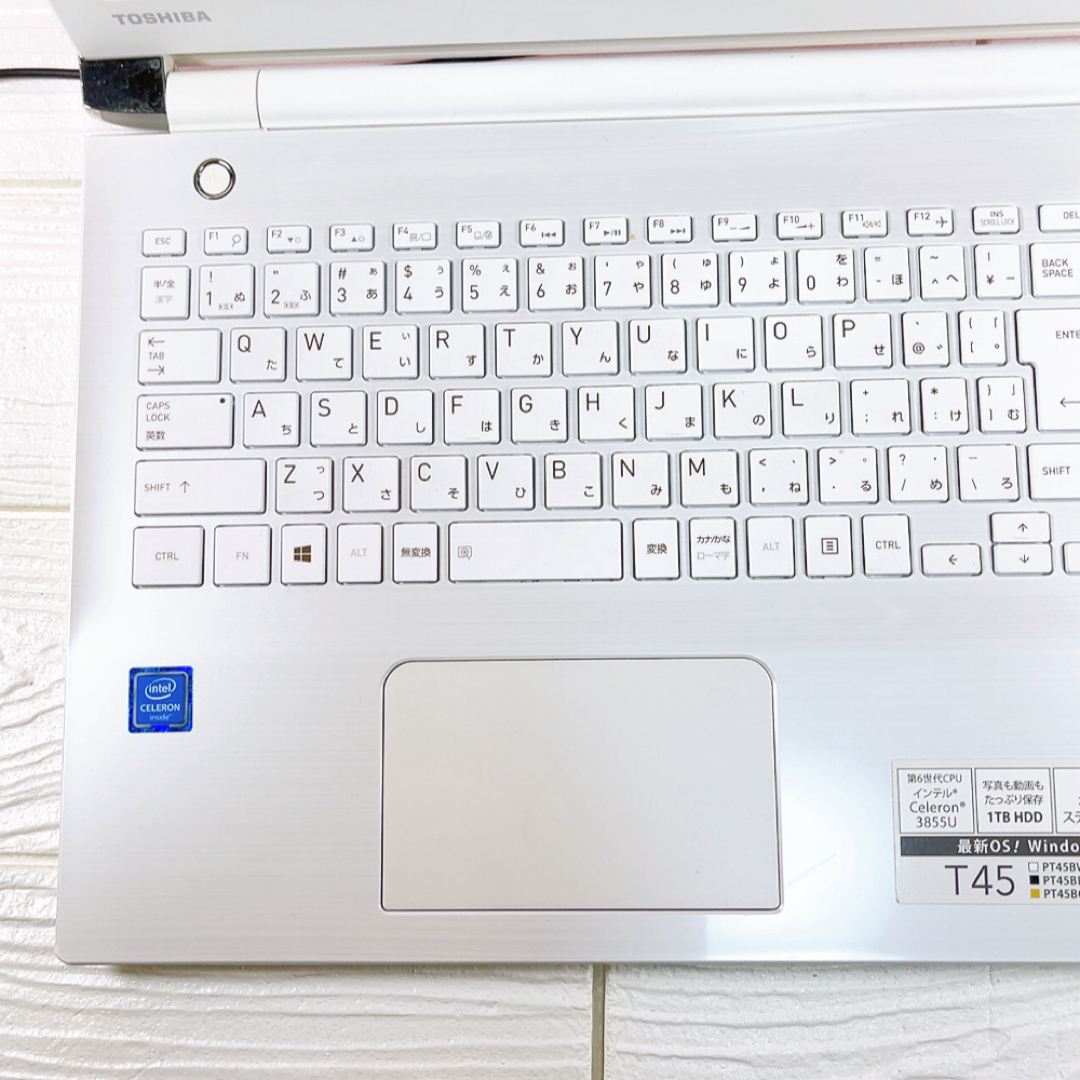 大容量1TB✨人気のホワイト✨カメラ✨設定済✨すぐ使える薄型ノートパソコン 大容量1TB✨人気のホワイト✨カメラ✨設定済✨すぐ使える薄型ノートパソコン