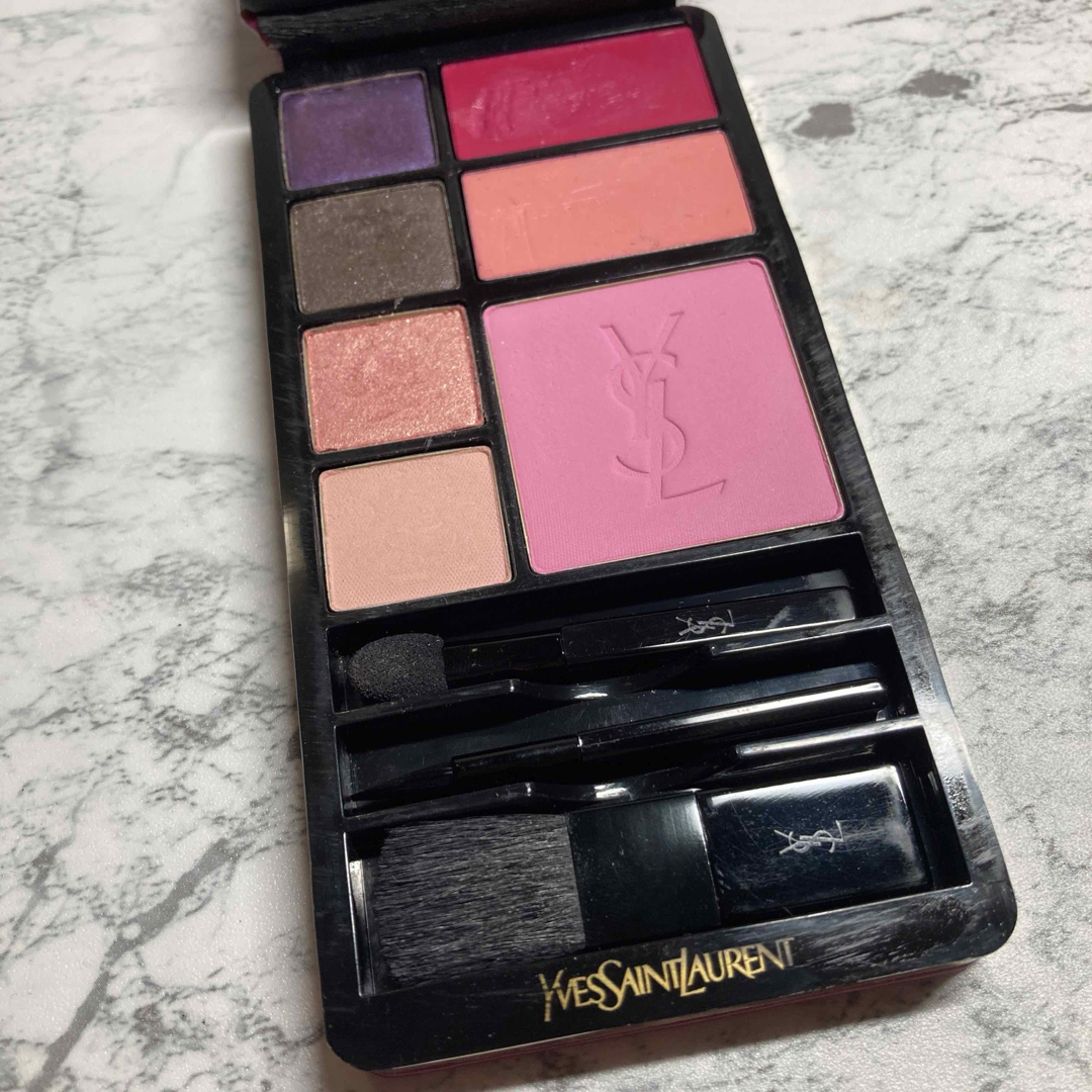 Yves Saint Laurent(イヴサンローラン)の【イヴサンローラン✨日本未発売】ベリー YSL ザ コンプリート パレット コスメ/美容のキット/セット(コフレ/メイクアップセット)の商品写真