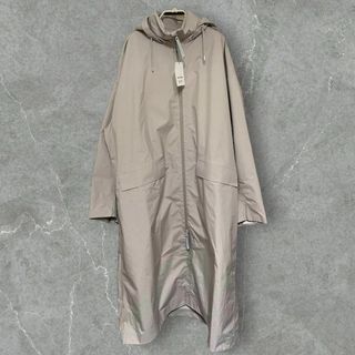 ヘリーハンセン(HELLY HANSEN)の新品　ヘリーハンセン　アクタス　ユニセックス　ベージュ　レインコート　Lサイズ(マウンテンパーカー)