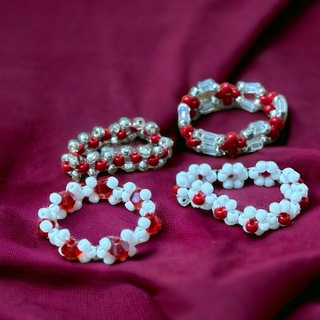 ビーズリング / red  . silver . White / 約8号〜15号(リング(指輪))