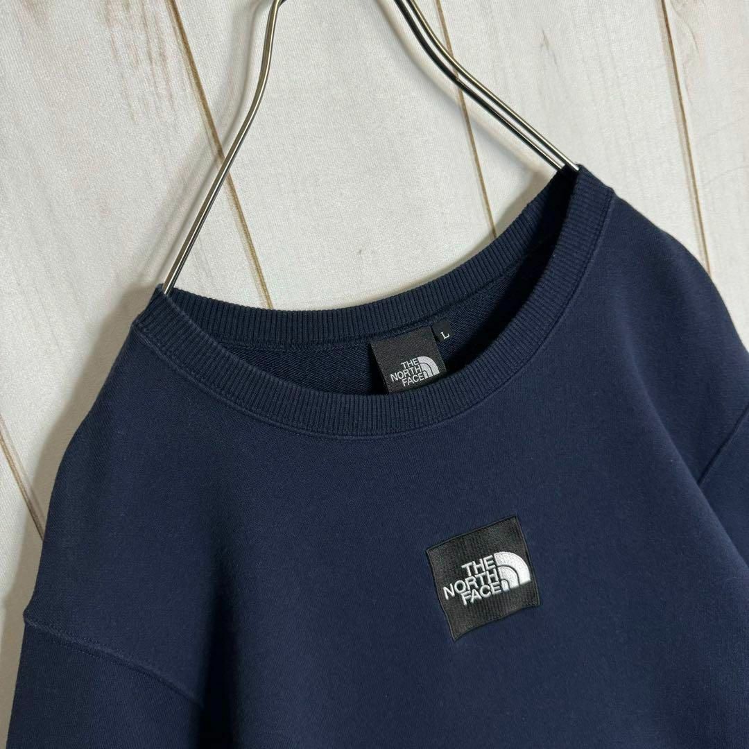 THE NORTH FACE(ザノースフェイス)の【希少デザイン】　ザノースフェイス　スウェット　センターロゴ刺繍　肩ロゴ　美品L メンズのトップス(スウェット)の商品写真