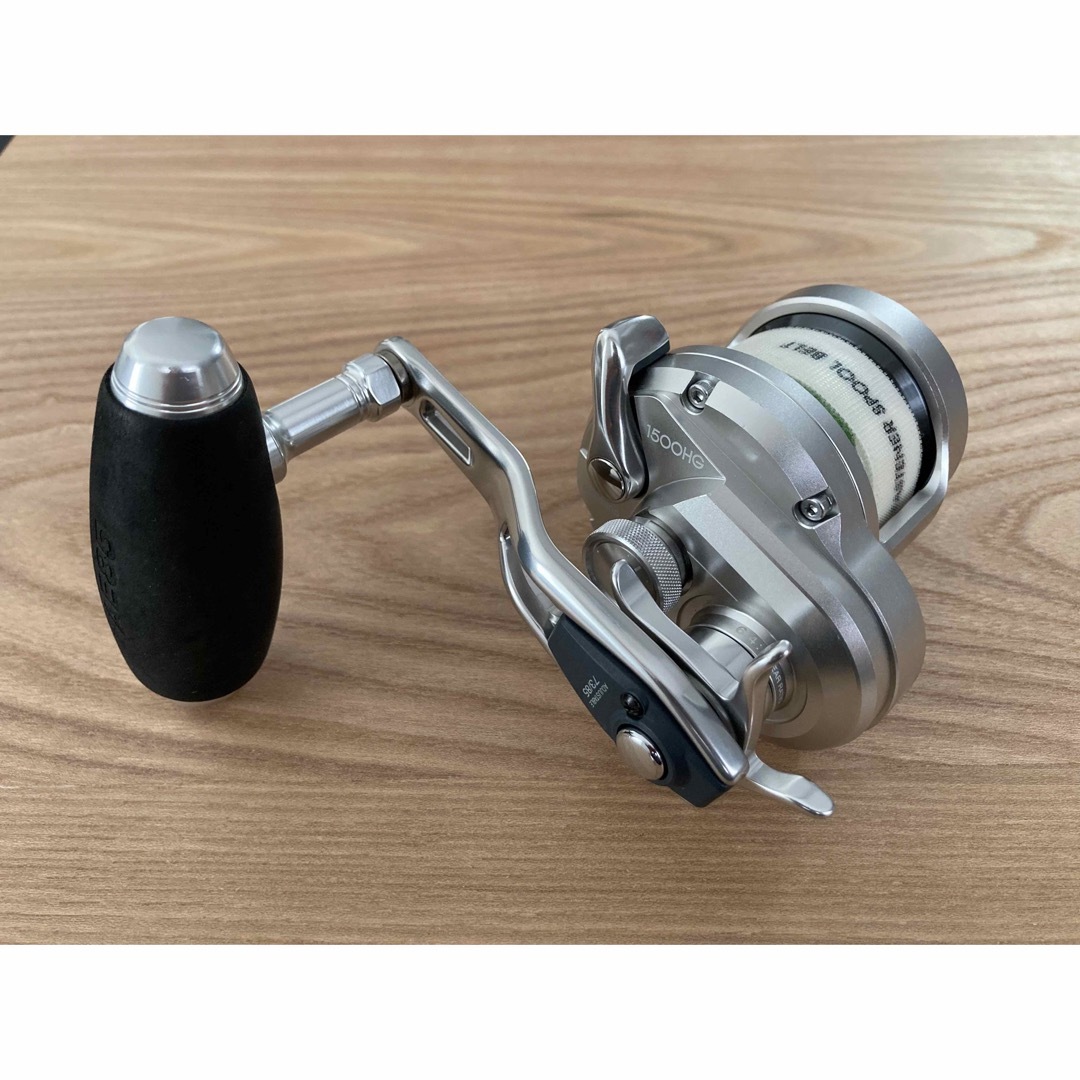 SHIMANO(シマノ)のSHIMANO 17オシアジガー1500HG   スポーツ/アウトドアのフィッシング(リール)の商品写真