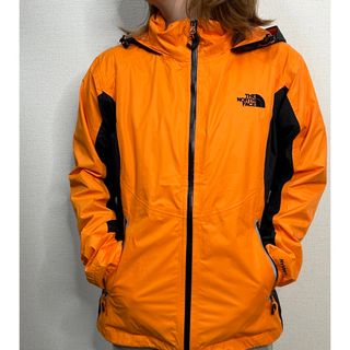 ザノースフェイス(THE NORTH FACE)のTHE NORTHFACE ノースフェイス　マウンテンパーカー　オレンジ　L(マウンテンパーカー)