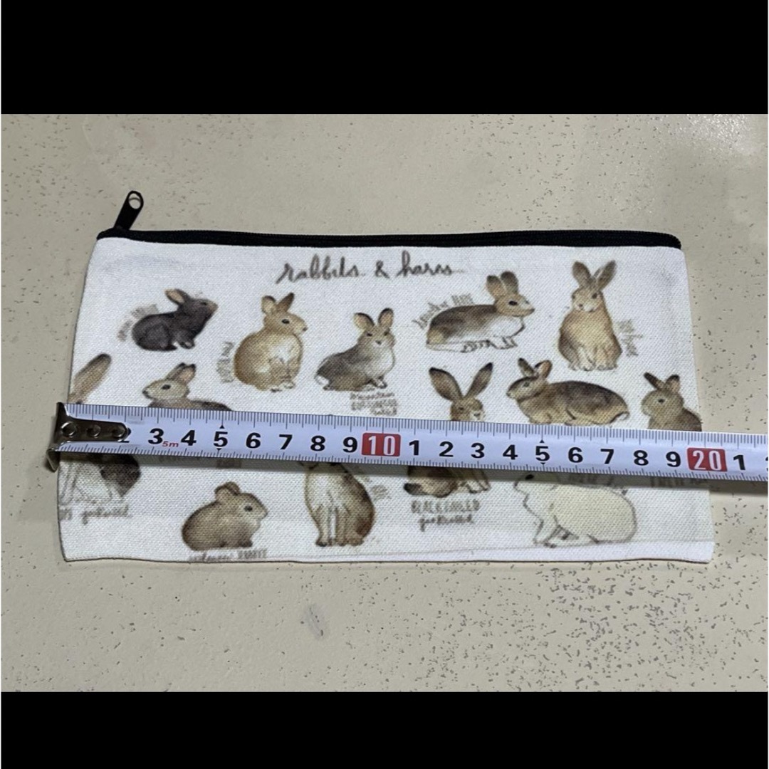 可愛いウサギのイラスト入りポーチ　バッグinバッグ　コスメポーチ レディースのファッション小物(ポーチ)の商品写真