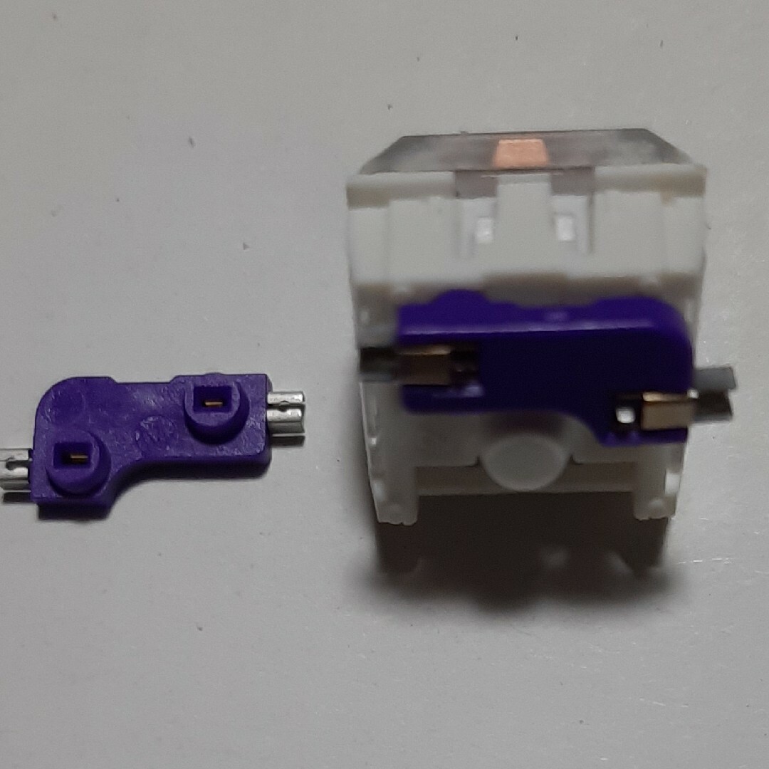 cherry MX キースイッチ用 PCB ソケット　紫　10個　個数指定可能 スマホ/家電/カメラのPC/タブレット(PC周辺機器)の商品写真