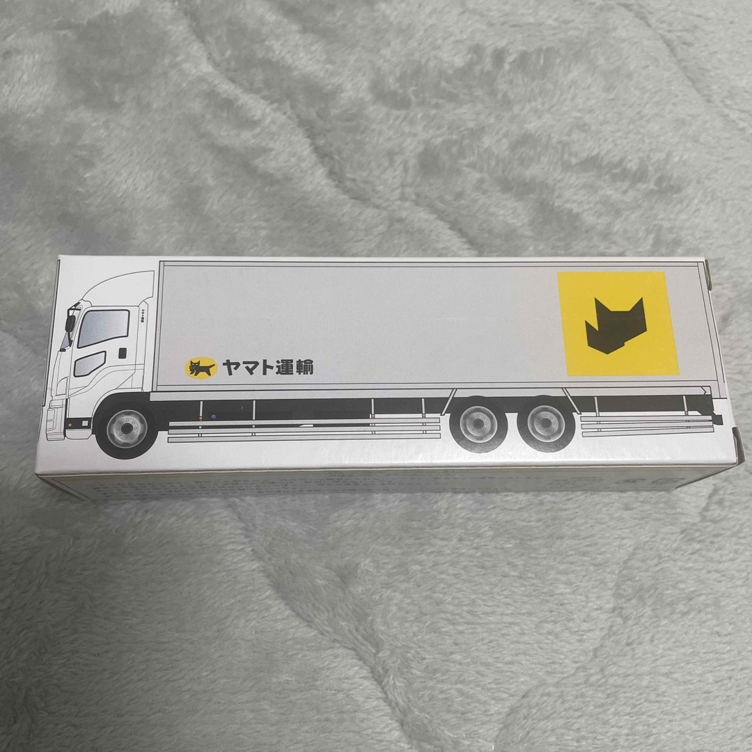 ヤマト運輸ミニカー 大型トラック10t車 新型 新品 エンタメ/ホビーのおもちゃ/ぬいぐるみ(ミニカー)の商品写真