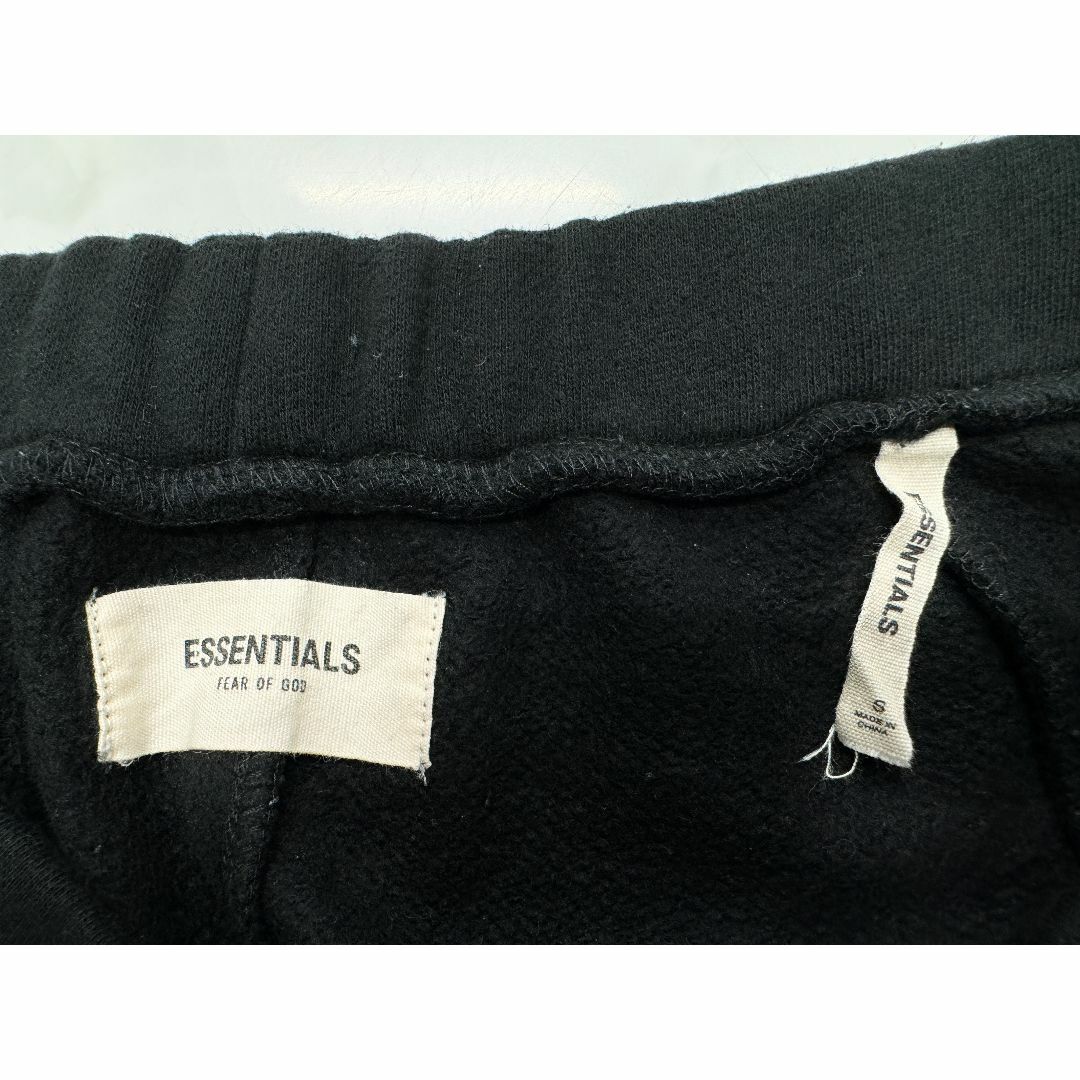 FEAR OF GOD(フィアオブゴッド)のFOG ESSENTIALS Side Stripe Sweatpants S メンズのパンツ(その他)の商品写真