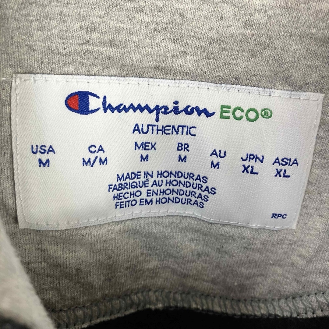 Champion(チャンピオン)のチャンピオン 古着 ワンポイント刺繍ロゴ プルオーバー パーカー メンズのトップス(パーカー)の商品写真