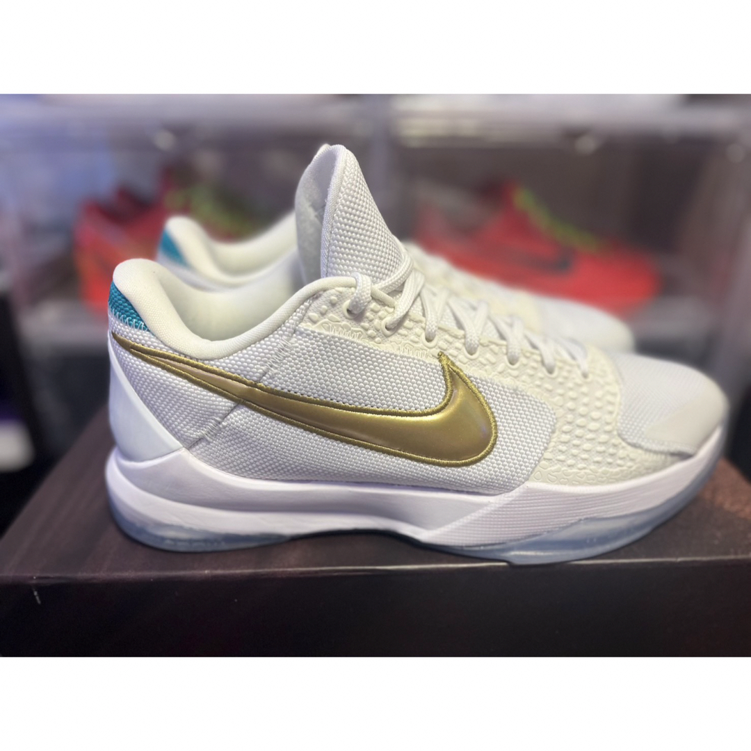 NIKE(ナイキ)のKobe 5 protro×UNDEFEATED Unlucky 13  スポーツ/アウトドアのスポーツ/アウトドア その他(バスケットボール)の商品写真