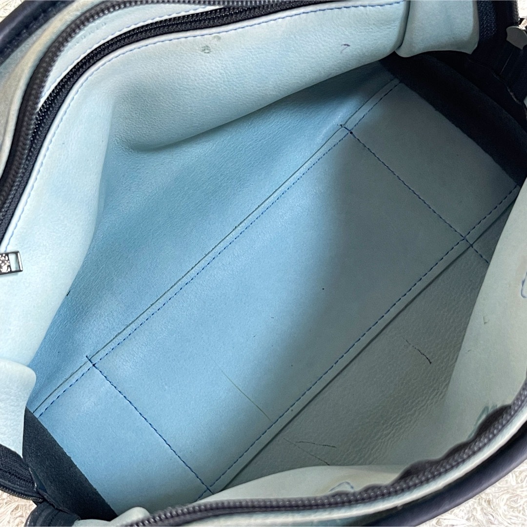 LOEWE(ロエベ)のロエベ　アマソナ28　ハンドバッグ　アナグラム　レザー　スエード　バイカラー レディースのバッグ(ハンドバッグ)の商品写真